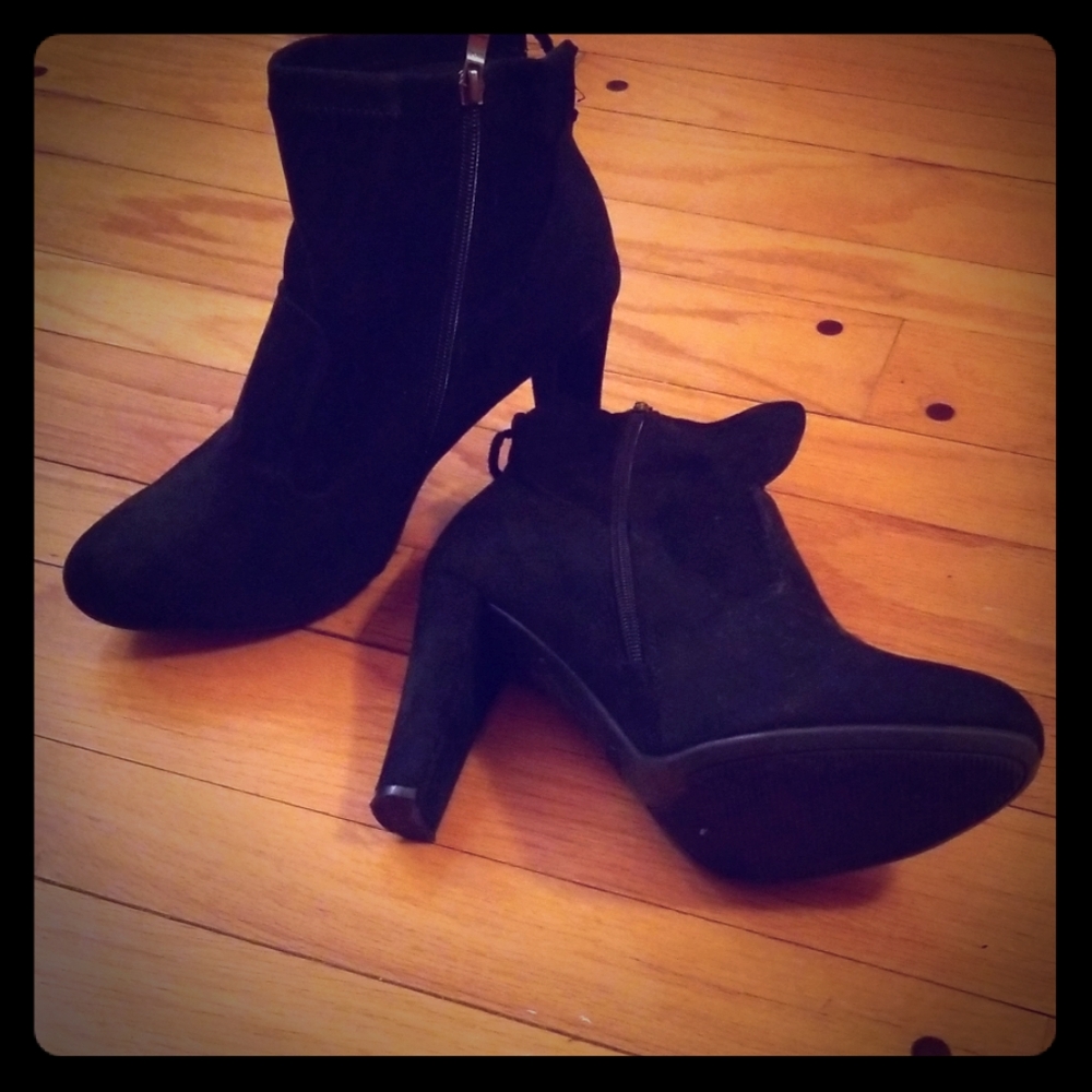 High ankle heel boots